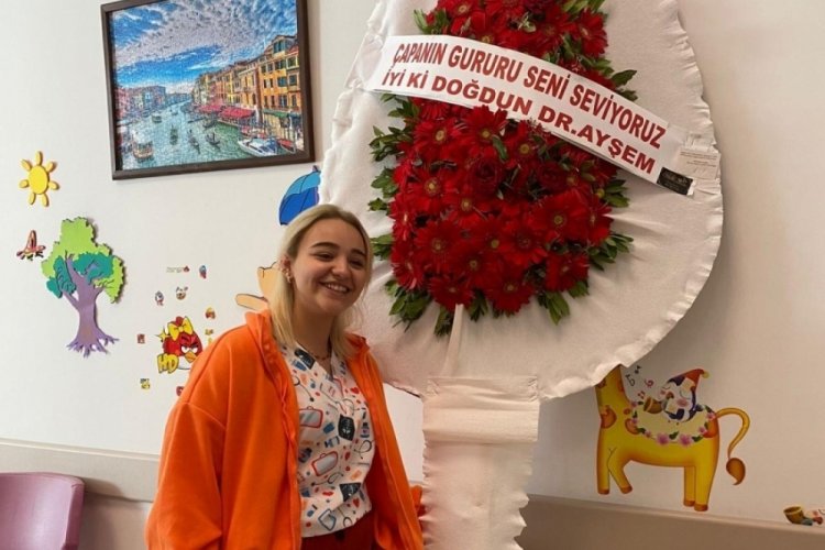 Sahte doktora &ccedil;i&ccedil;ek teslimatı yapan &ccedil;i&ccedil;ek&ccedil;i konuştu