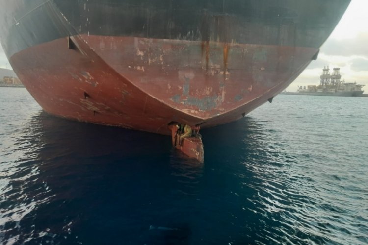 Petrol tankerinde saklanan 3 ka&ccedil;ak g&ouml;&ccedil;men yakalandı