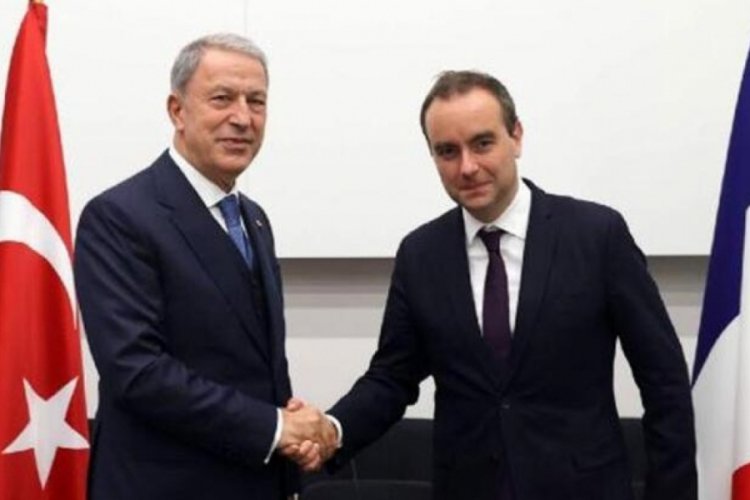 Bakan Akar, Fransız mevkidaşı ile telefonda g&ouml;r&uuml;şt&uuml;