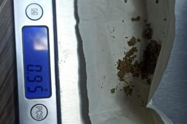Kayseri'de ş&uuml;phelenilen şahsın &uuml;zerinde uyuşturucu bulundu