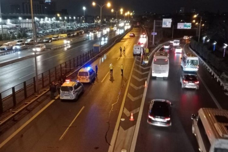İstanbul'da karşıdan karşıya ge&ccedil;meye &ccedil;alışırken hayatını kaybetti