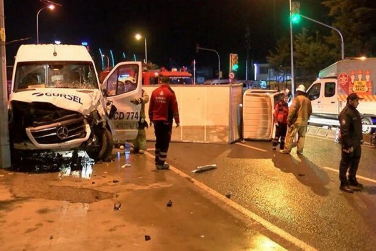 İstanbul'da kamyonetle servis minib&uuml;s&uuml; &ccedil;arpıştı: 1 &ouml;l&uuml;
