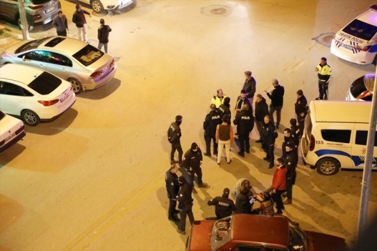 Ankara'da husumetli 2 grup arasında kavga &ccedil;ıktı: 2 yaralı