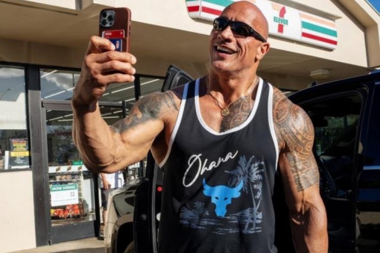Dwayne Johnson, ge&ccedil;mişte hırsızlık yaptığı marketin t&uuml;m &ccedil;ikolata barlarını satın aldı