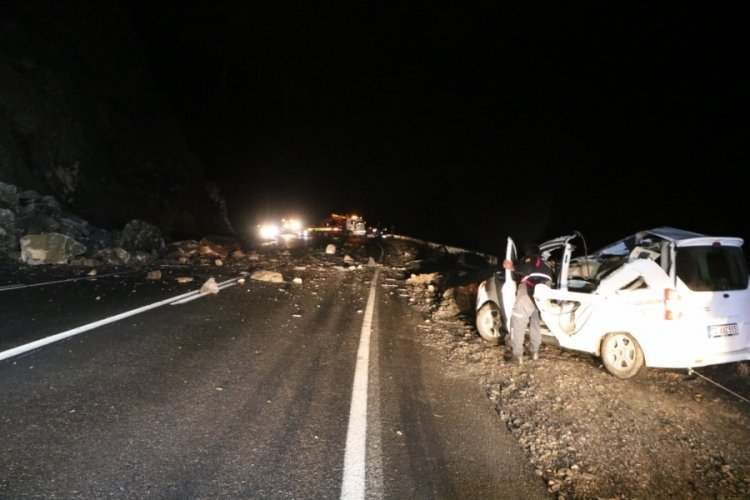 Hakk&acirc;ri'de kazaya m&uuml;dahale eden ekipler &ouml;l&uuml;mden d&ouml;nd&uuml;