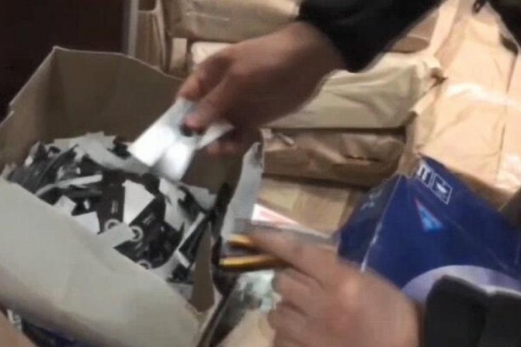 İstanbul'da ka&ccedil;ak t&uuml;t&uuml;n operasyonu: 17 g&ouml;zaltı