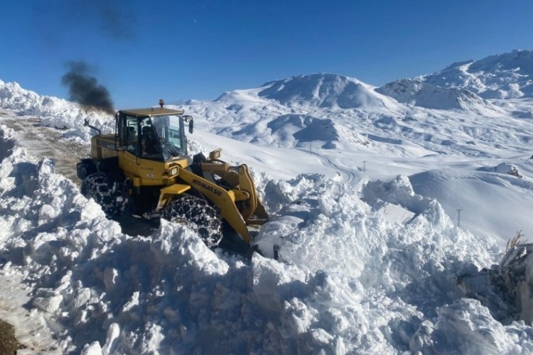 Şırnak'ta kar kalınlığı 2 metre oldu