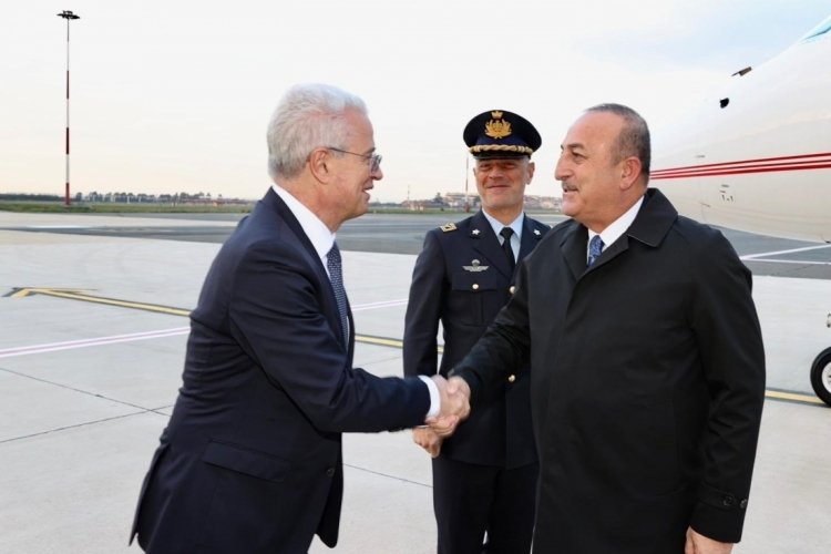 Dışişleri Bakanı &Ccedil;avuşoğlu Roma'da