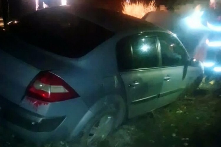 Malatya'da otomobil şarampole devrildi: Yaralılar var