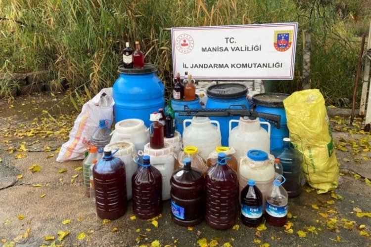 Manisa'da bin litre sahte alkol ele ge&ccedil;irildi