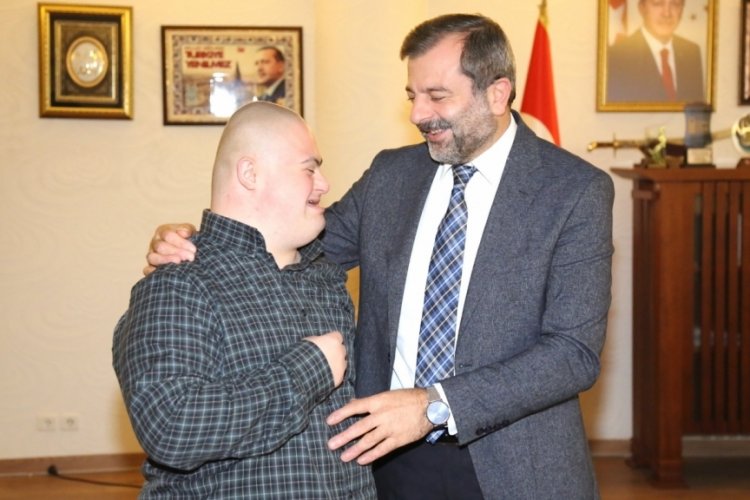 Gürsu Belediye Başkanı Mustafa Işık'tan engelli bireylere sürpriz