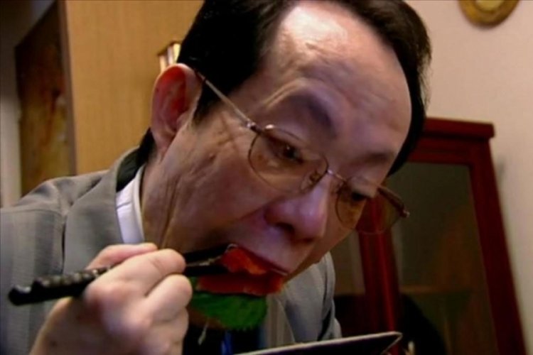 Japonya'da arkadaşını &ouml;ld&uuml;r&uuml;p yiyen katil yaşamını yitirdi