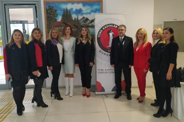Bursa'da kadınlar eşitlik ve ayrımcılıkla m&uuml;cadeleyi konuştu