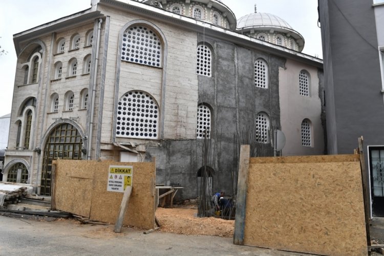 Bursa'da Elmasbah&ccedil;eler Merkez Camii'ne yeni minare