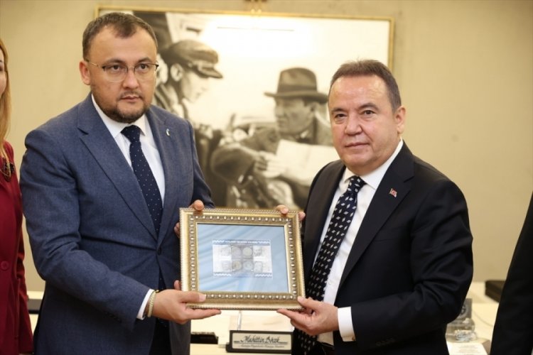 Ukrayna B&uuml;y&uuml;kel&ccedil;isi Bodnar, Antalya B&uuml;y&uuml;kşehir Belediye Başkanı B&ouml;cek'i ziyaret etti