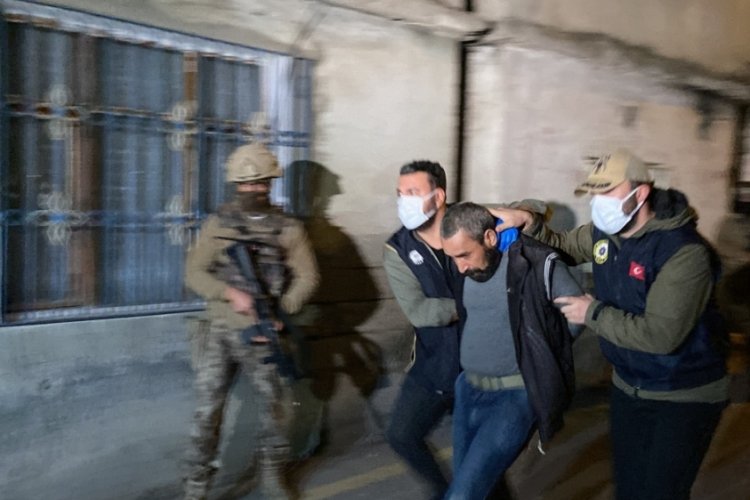 Mersin'de ter&ouml;r operasyonu: 2 tutuklama