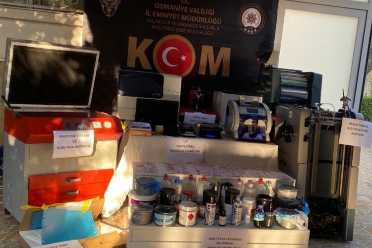 Osmaniye'de villayı darphaneye &ccedil;evirip, bankamatikten ge&ccedil;en para basmışlar
