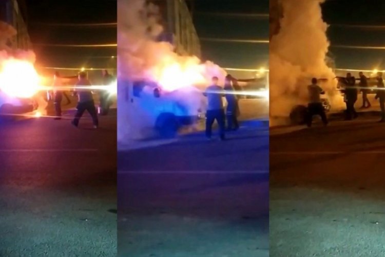 Mersin'de park halindeki otomobil alev alev yandı