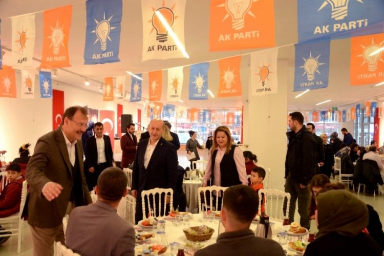 AK Parti Osmangazi engelli vatandaşlarla kahvaltı programı d&uuml;zenledi