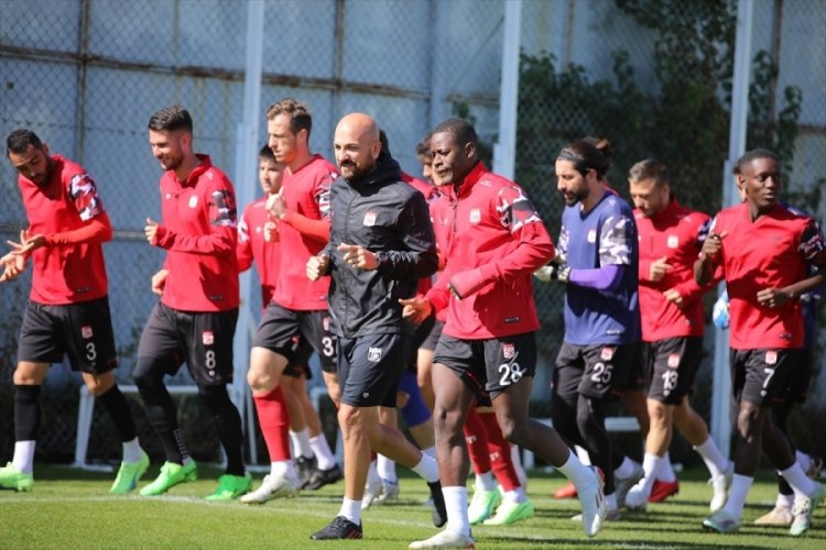Hatayspor hazırlıklarını s&uuml;rd&uuml;r&uuml;yor