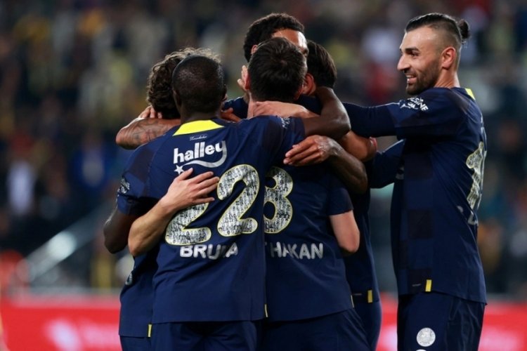 Fenerbah&ccedil;e Villarreal'i 2-1 yendi
