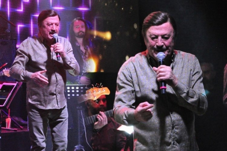 Selami Şahin'den Bursa'da m&uuml;zik dolu gece