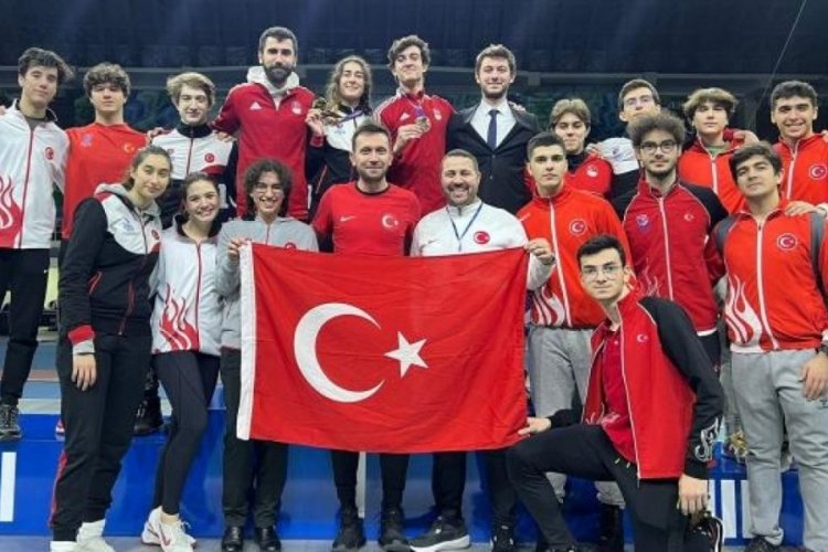 Gen&ccedil; eskrimcilerden D&uuml;nya Kupası'nda bir altın bir bronz madalya