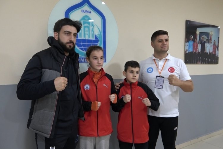 Bursalı ikiz kardeşler wushu'da d&uuml;nya birincisi oldu