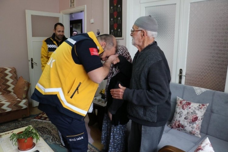 Eskişehir'de sağlık ekipleri hayata d&ouml;nd&uuml;rd&uuml;