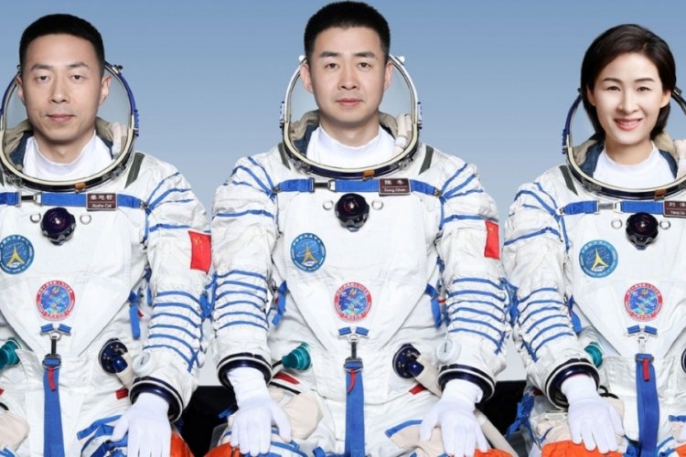 &Ccedil;inli astronotlar 183 g&uuml;nl&uuml;k maceranın ardından sonra D&uuml;nya'ya ayak bastı