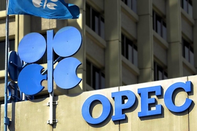 OPEC, &uuml;retimi g&uuml;nl&uuml;k 2 milyon varil azaltılması uygulamasına devam edecek