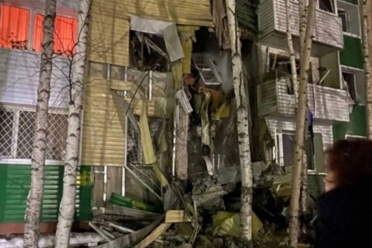 Rusya'da 5 katlı binada patlama: &Ccedil;ok sayıda &ouml;l&uuml; ve yaralı var