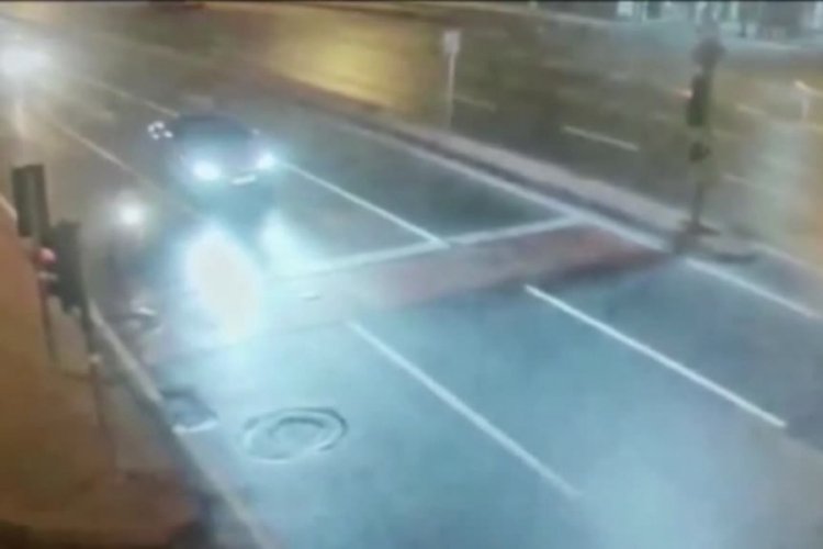 İstanbul'daki silahlı saldırı olayına ilişkin Bursa dahil 4 ilde baskın d&uuml;zenlendi