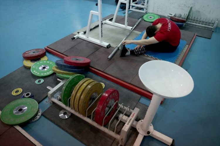 Milli halterciler d&uuml;nya şampiyonasında 2024 Paris'in kapısını a&ccedil;mak istiyor