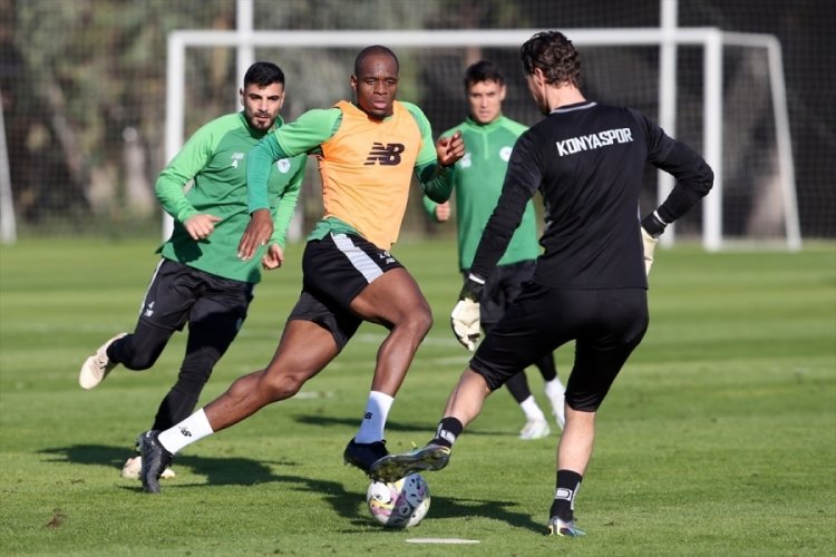 Konyaspor, hazırlıklarını Antalya'da devam ettiriyor