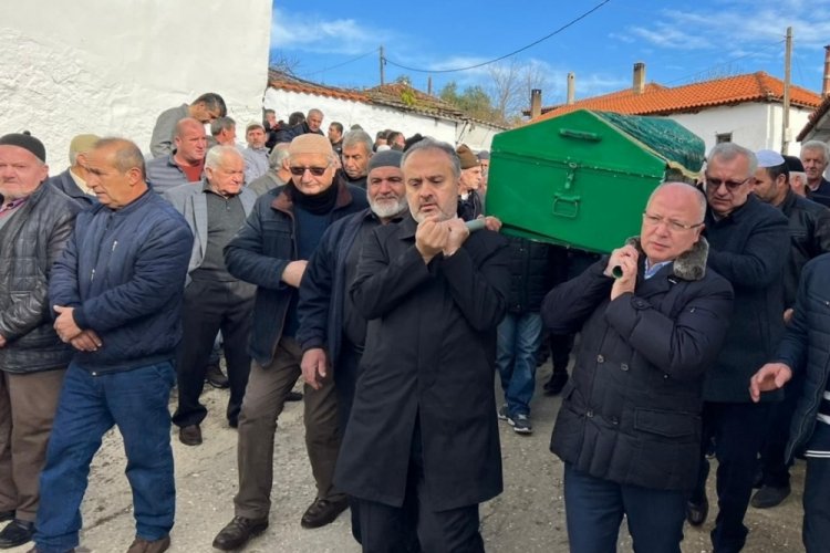 Mustafa D&uuml;ndar'ın babası defnedildi