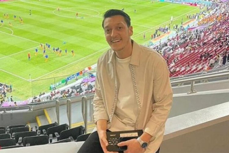 Mesut &Ouml;zil'den, Olivier Giroud'ya: Bunu sana kim &ouml;ğretti kardeşim?