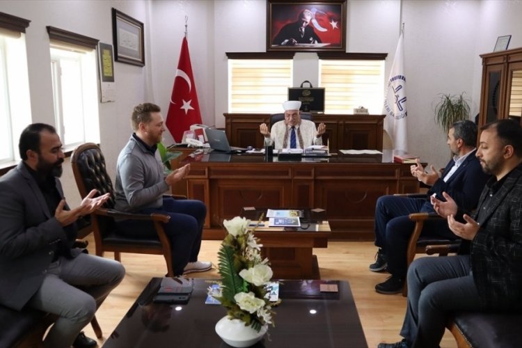 Atat&uuml;rk hayranı Alman turist, M&uuml;sl&uuml;man oldu