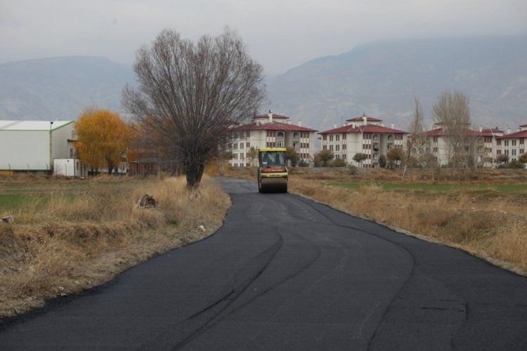Erzincan'da 9 bin 180 metre uzunluğundaki yol asfalta kavuştu