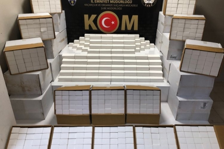 Samsun polisi 300 bin dal makaron ele ge&ccedil;irildi