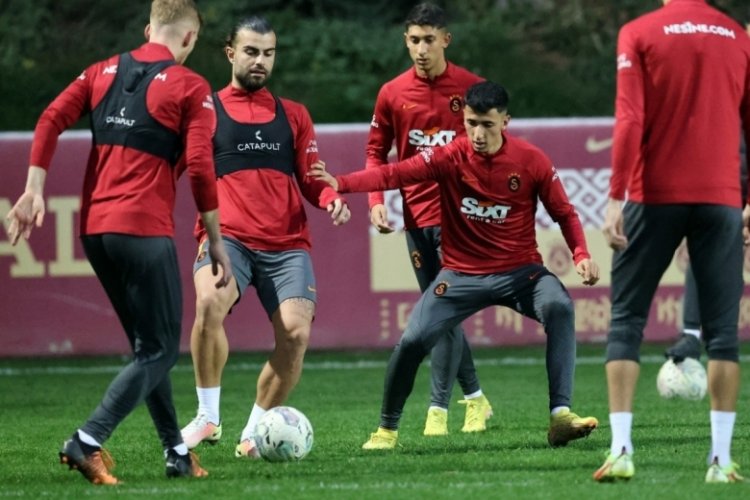Galatasaray ara &ccedil;alışmalarına devam ediyor
