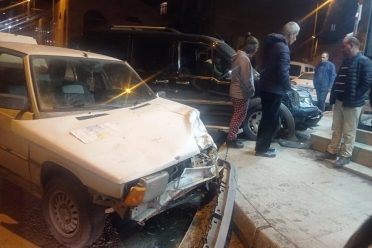 Elazığ'da ortalığı savaş alanına &ccedil;eviren s&uuml;r&uuml;c&uuml; ka&ccedil;ıp gitti