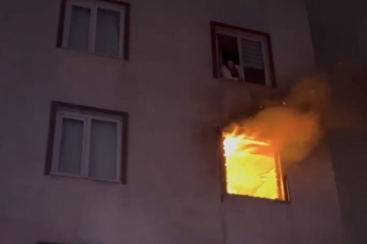 Bursa'da bir ev alevlere teslim oldu