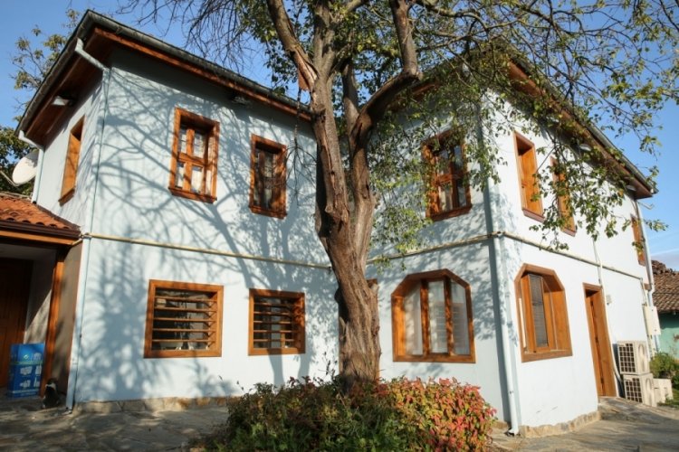Bursa'da Nil&uuml;fer'in yazıevleri yeni konuklarına kapılarını a&ccedil;tı