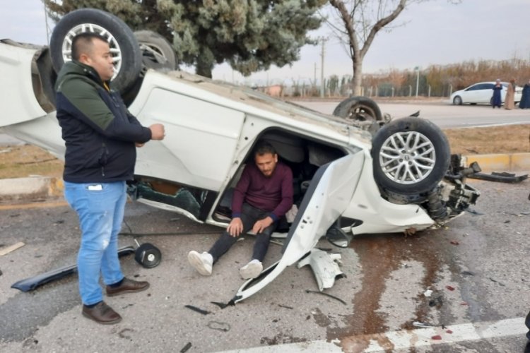 Aksaray'da 3 otomobil &ccedil;arpıştı: 1'i bebek 5 yaralı