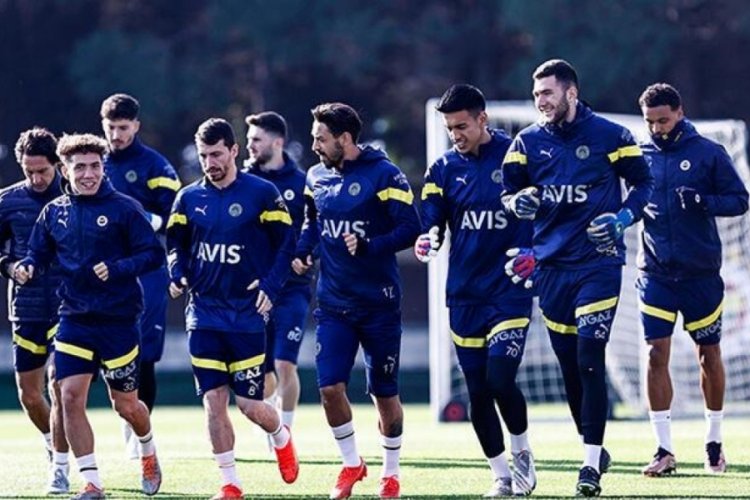 Fenerbah&ccedil;e'nin Antalya kamp kadrosu belli oldu! Takımda 5 isim yer almıyor