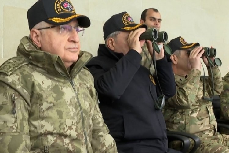 Hulusi Akar 'Kardeş Yumruğu' tatbikatını izledi