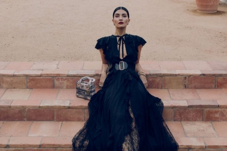 Tuba Büyüküstün Los Angeles'ta poz verdi Magazin Haberleri