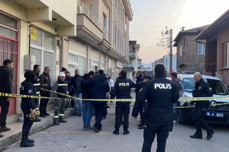 Bursa'da temel kazısı sırasında 4 katlı binada kayma meydana geldi!