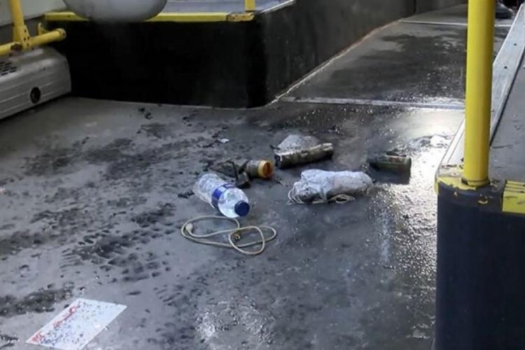 İstanbul'da İETT otob&uuml;s&uuml;nde 'meşale' paniği!